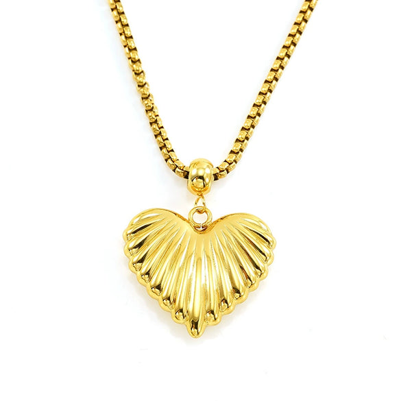 Wholesale Women's Titanium Steel Heartshaped Electroplated Necklace With Square Pearl Chain