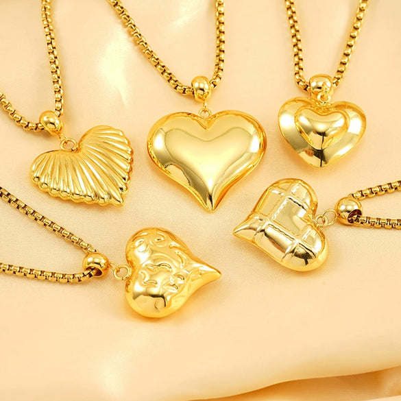 Wholesale Women's Titanium Steel Heartshaped Electroplated Necklace With Square Pearl Chain