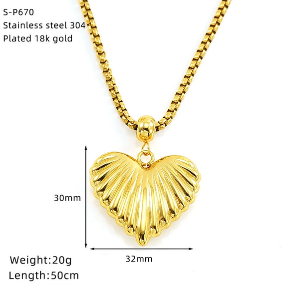Wholesale Women's Titanium Steel Heartshaped Electroplated Necklace With Square Pearl Chain