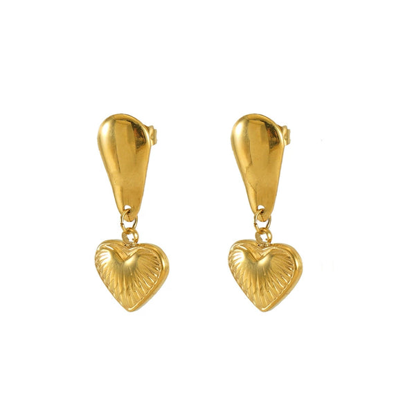 Wholesale Women's Titanium Steel Heartshaped Retro Fashion Earrings With Gold Electroplating