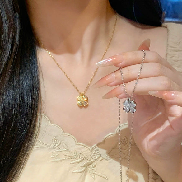 Wholesale Women's Titanium Steel Necklace With Copper Pendant Inlaid With Zircon In Flower Shape And Oshaped Chain