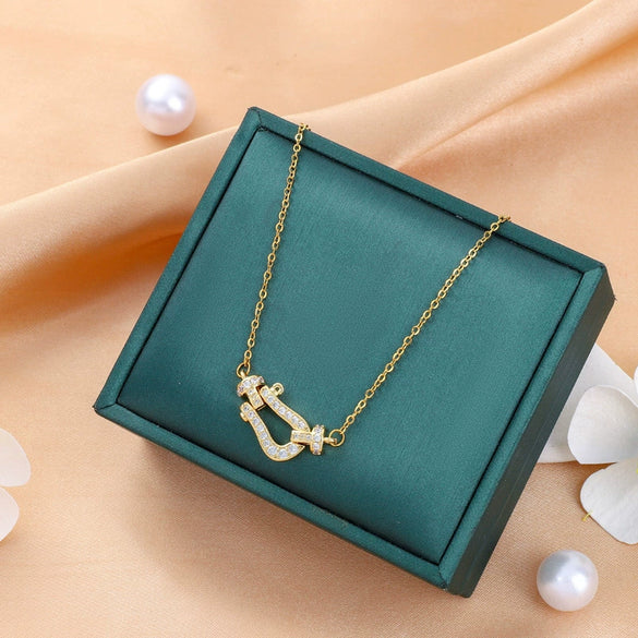Wholesale Women's Titanium Steel Necklace With Horseshoe Buckle And Mixed Gemstone Inlay Geometric Style Electroplated