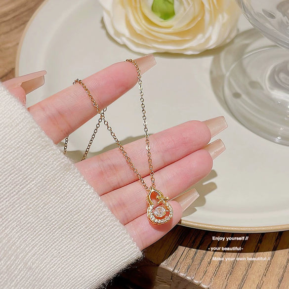 Wholesale Women's Titanium Steel Necklace With Zircon And Four Leaf Flower Pendant Set With Gems Cross Chain