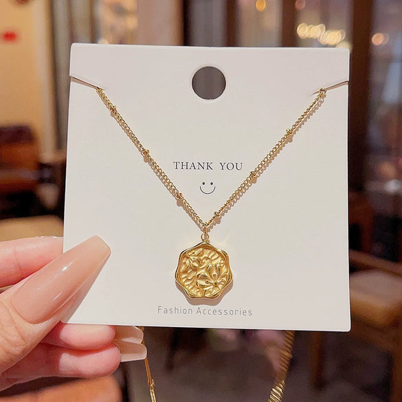 Wholesale Women's Titanium Steel Pendant Necklace With Flower Pattern And Zircon Design Ochain Style