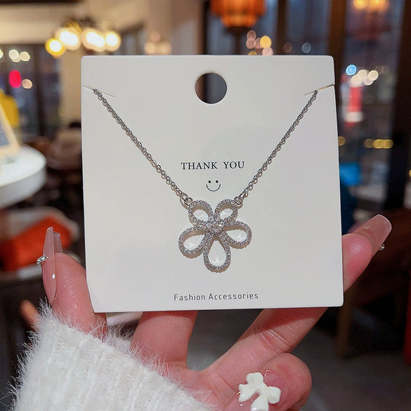 Wholesale Women's Titanium Steel Pendant Necklace With Flower Pattern And Zircon Design Ochain Style