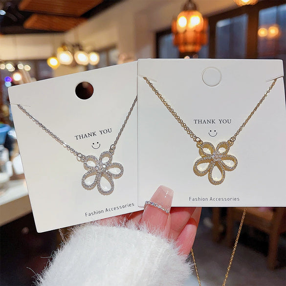 Wholesale Women's Titanium Steel Pendant Necklace With Flower Pattern And Zircon Design Ochain Style