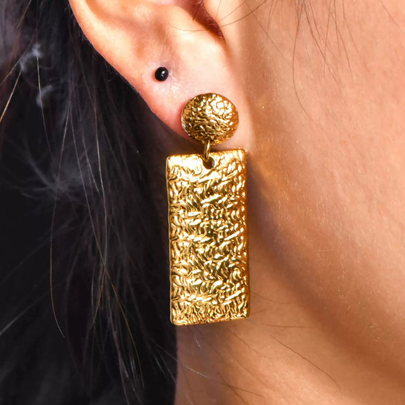 Wholesale Women's Titanium Steel Retro Palace Style Geometric Tassel Earrings With Electroplating Treatment