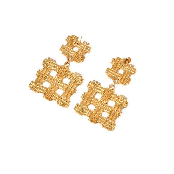 Wholesale Women's Titanium Steel Retro Palace Style Geometric Tassel Earrings With Electroplating Treatment