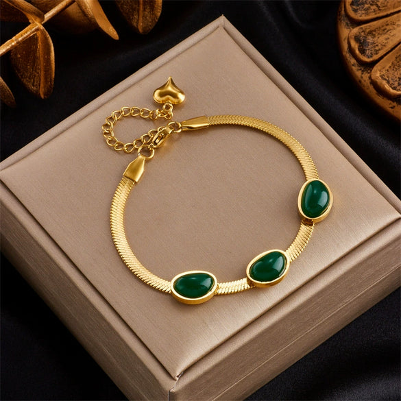 Wholesale Women's Titanium Steel Round Plate Fivepointed Star Eye Electroplated Bracelet Fashion Retro Light Luxury Style