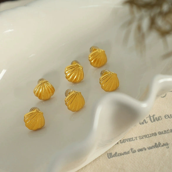 Wholesale Women's 316L Stainless Steel Semicircle Shell Earrings With Electroplating And Maillard Style