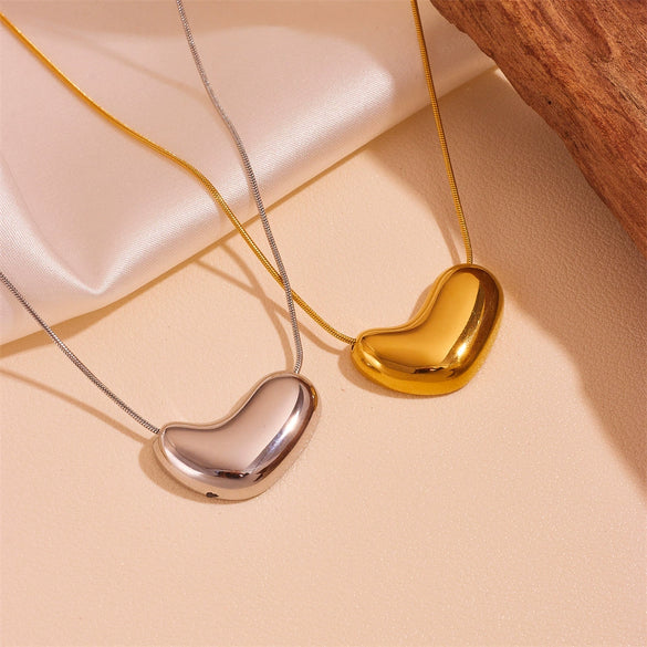 Wholesale Women's Titanium Steel Snake Bone Chain Necklace With Geometric Pattern And Love Heart Shape 18K Gold Plated