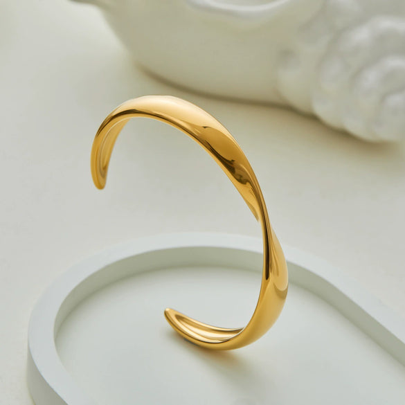 Wholesale Women's Twisted Open Stainless Steel 18K Gold Electroplated Geometric Bracelet Minimalist Style Jewelry