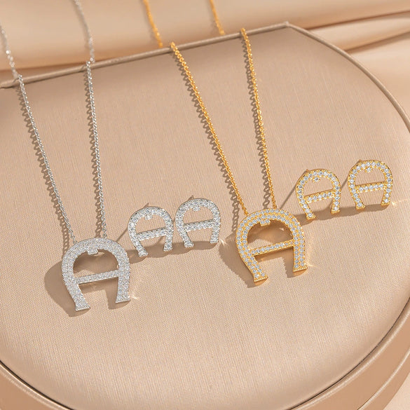 Wholesale Women's Ushaped Horseshoe Copper Necklace Set With Microinlaid Zircon And Electroplated Design Cross Chain