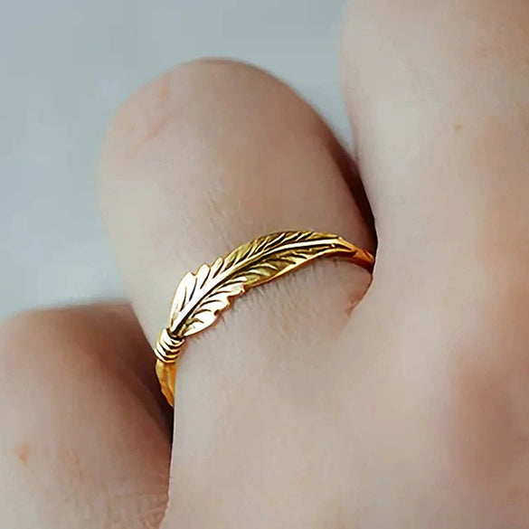 Wholesale Women's Vintage Alloy Ring With Flower And Leaves Pattern And Distressed Treatment
