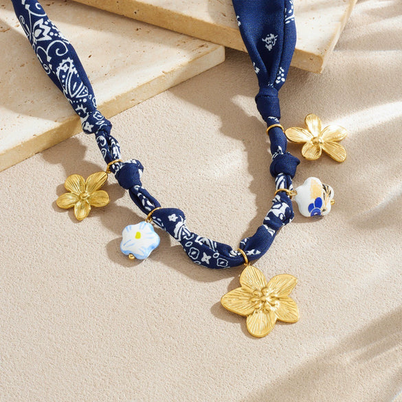 Wholesale Women's Vintage Blue Printed Ceramic Painted Flower Goldplated Stainless Steel Pendant Jewelry Set With Regular Chain Featuring Plants And Flowers Pattern