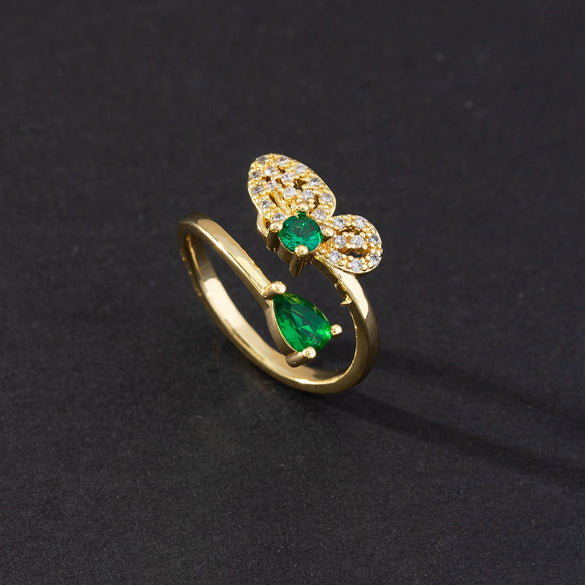 Wholesale Women's Vintage Green Gemstone Snake Animal Pattern Copper Electroplated Ring