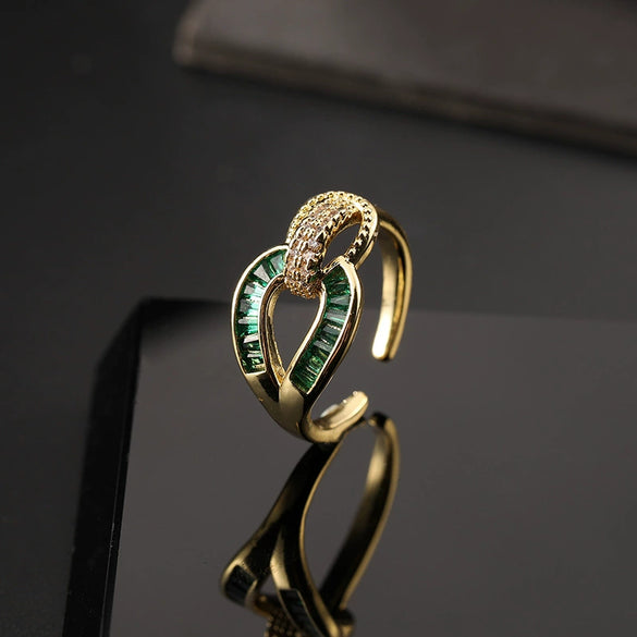 Wholesale Women's Vintage Green Gemstone Snake Animal Pattern Copper Electroplated Ring