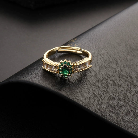 Wholesale Women's Vintage Green Gemstone Snake Animal Pattern Copper Electroplated Ring