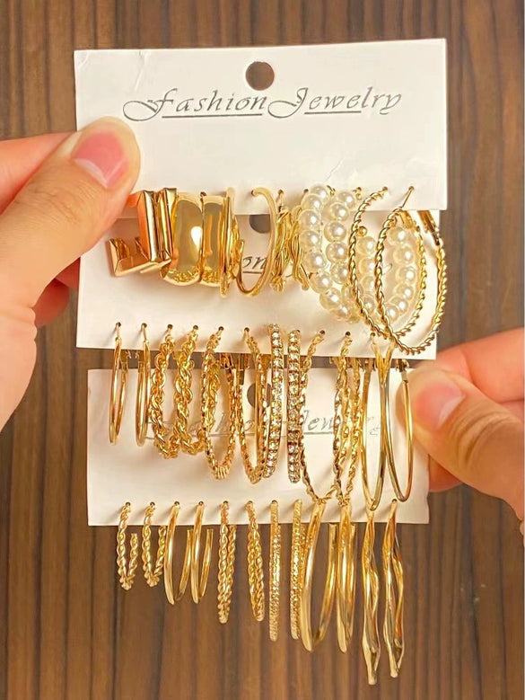 Wholesale Women's Vintage Pearl Leopard Acrylic Cshaped Earrings Set Alloy Acrylic Pearl Material With Geometric Style And Electroplating