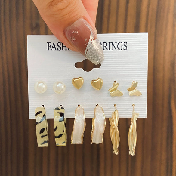 Wholesale Women's Vintage Pearl Leopard Acrylic Cshaped Earrings Set Alloy Acrylic Pearl Material With Geometric Style And Electroplating