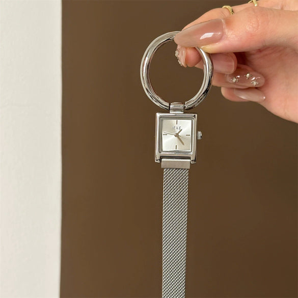 Wholesale Women's Watch Vintage Style Round Square Design Metal Case And Strap Light Luxury Magnetic Mesh Strap