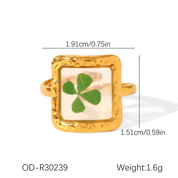 Wholesale Women's White Flower Ring In Titanium Steel With Vacuum Plating Non Fading High End Sense