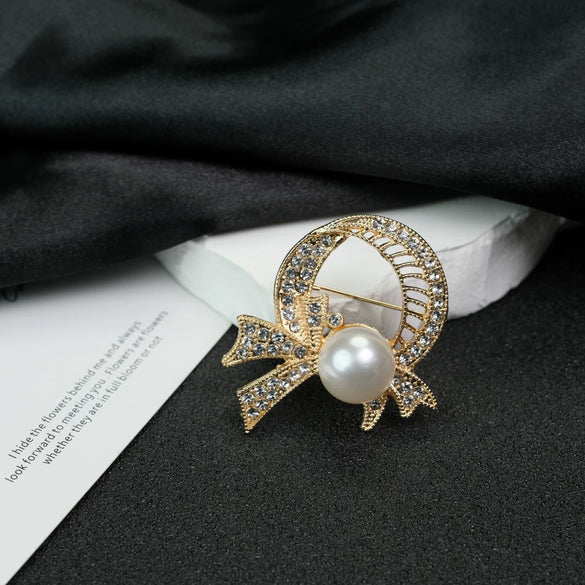 Wholesale Women's Zinc Alloy Bow Shaped Brooch With Electroplating Design