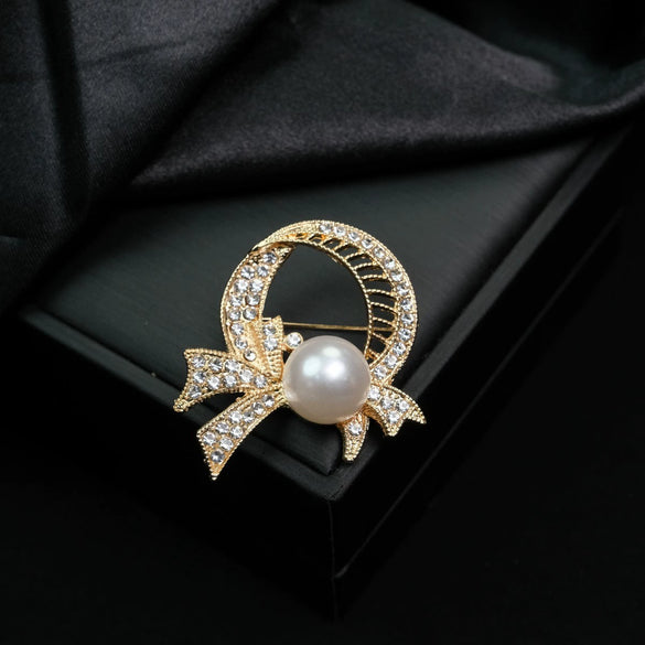 Wholesale Women's Zinc Alloy Bow Shaped Brooch With Electroplating Design