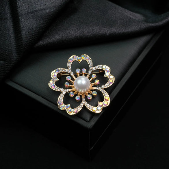 Wholesale Women's Zinc Alloy Flower Shaped Electroplated Brooch Accessories