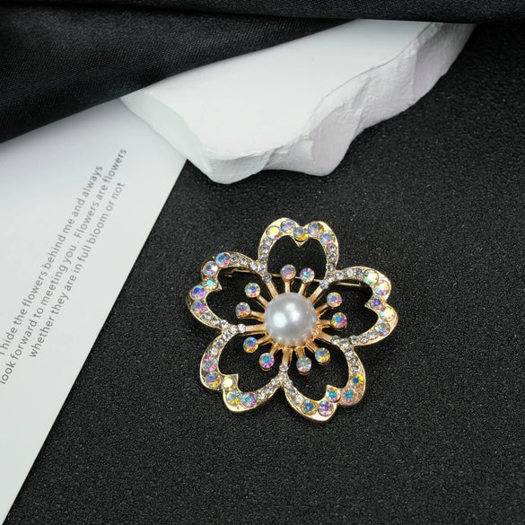 Wholesale Women's Zinc Alloy Flower Shaped Electroplated Brooch Accessories