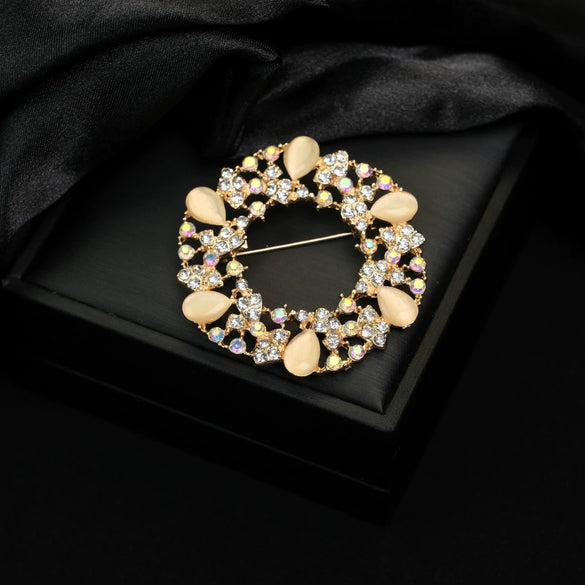 Wholesale Women's Zinc Alloy Geometric Brooch With Electroplating