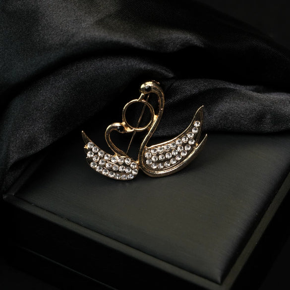 Wholesale Zinc Alloy Animal Styling Electroplated Brooch Clothing Accessories