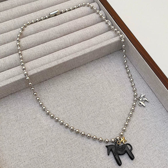 Wholesale Zinc Alloy Animal Zodiac Glazed Pony Pendant Necklace With Regular Chain And Electroplating Design