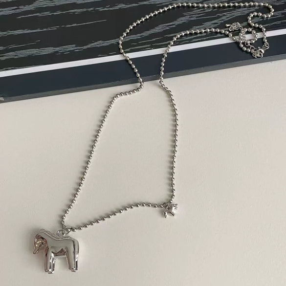 Wholesale Zinc Alloy Animal Zodiac Glazed Pony Pendant Necklace With Regular Chain And Electroplating Design