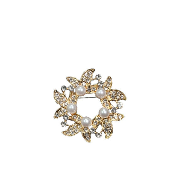 Wholesale Zinc Alloy Butterfly Brooch With Bow Pattern And Electroplating Processing Simple Style For Women