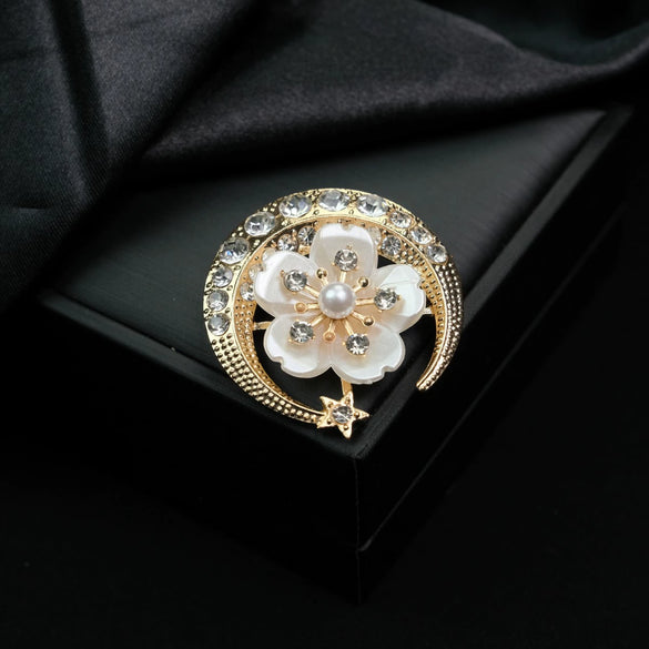 Wholesale Zinc Alloy Flower Brooch With Electroplating Simple Elegant For Clothing Accessories