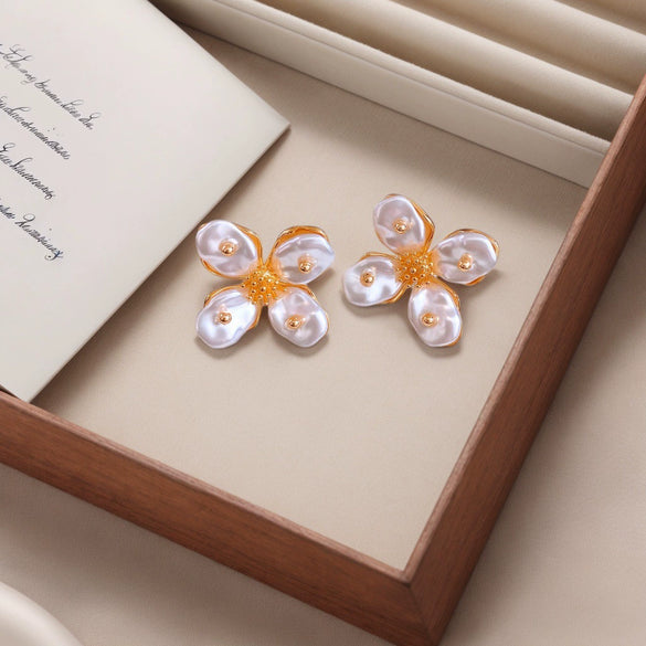 Wholesale Zinc Alloy Flower Earrings For Women Electroplated Sweet Design
