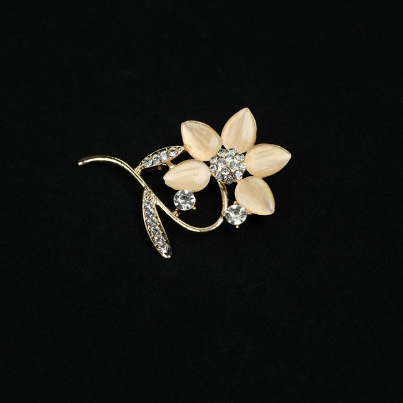 Wholesale Zinc Alloy Flower Pattern Electroplated Women's Fashion Simple Elegant Exquisite Versatile Cat's Eye Sweater Coat Pin Brooch Jewelry