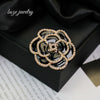 Wholesale Zinc Alloy Flower Shaped And Patterned Electroplated Brooch For Women As Silk Scarf Buckle And Suit Pin Accessories
