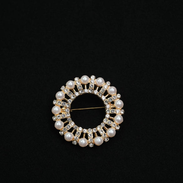 Wholesale Zinc Alloy Geometric Electroplated Scarf Buckle Brooch For Women's Clothing Accessories