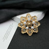 Wholesale Zinc Alloy Star Shaped Flower Brooch With Electroplating For Unisex Literary Style For Coat Chest Fixing