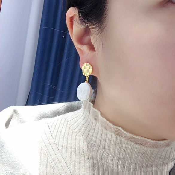 Women Fashion Ol Natural Freshwater Baroque Pearl Earrings With S925 Sterling Silver Needle And 18K Goldfilled And Alien Shape