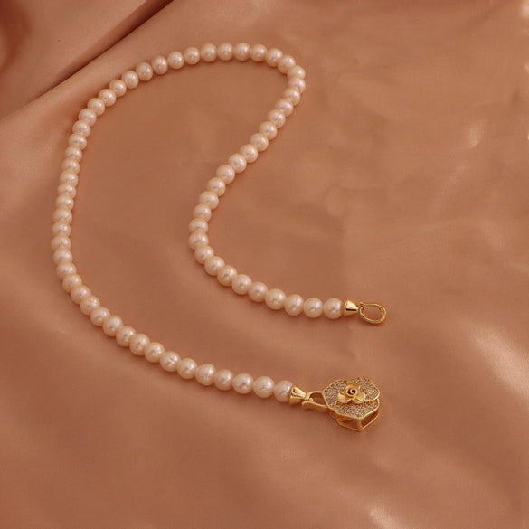 Women Freshwater Pearl Necklace Alloy Copper Beads Flower Buckle Electroplating Fashion Retro Design
