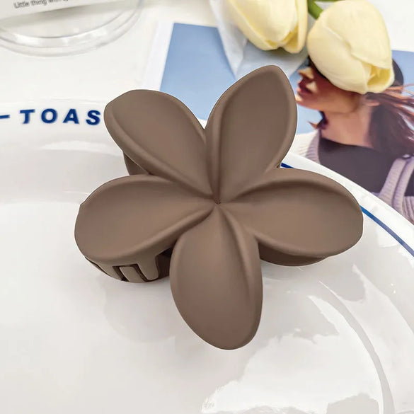 Women'S Elegant Flower Plastic Resin Hair Claws