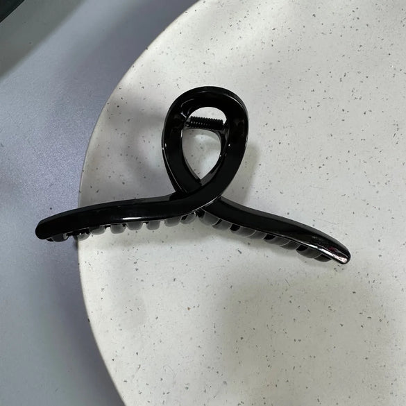 Women'S Simple Style Solid Color Plastic Stoving Varnish Hair Claws