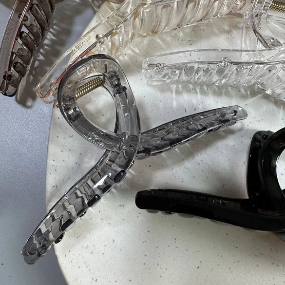 Women'S Simple Style Solid Color Plastic Stoving Varnish Hair Claws