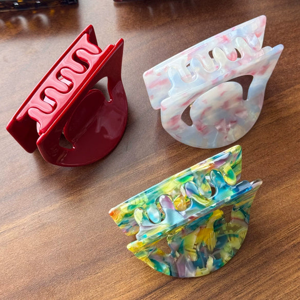 Women's Acetic Acid Hollow Halfround Light Luxury Style Printed Hair Clip