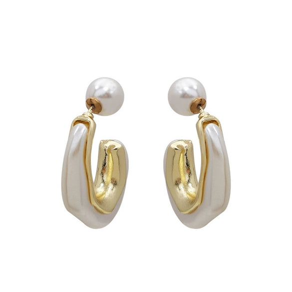 Women's Acrylic And 925 Silver Ushaped Natural Style Imitation Pearl Earrings With Electroplating