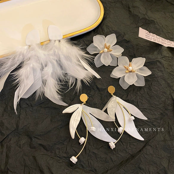 Women's Acrylic Flower And Feather Tassel Earrings Geometric Electroplated Statement Dangle Earrings Street Fashion Jewelry