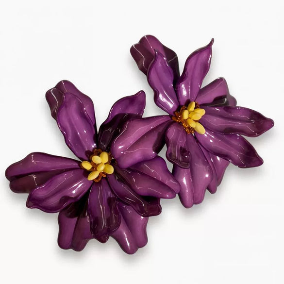 Women's Acrylic Large Flower Earrings With Plated Finish Simple Artistic Floral Statement Earrings